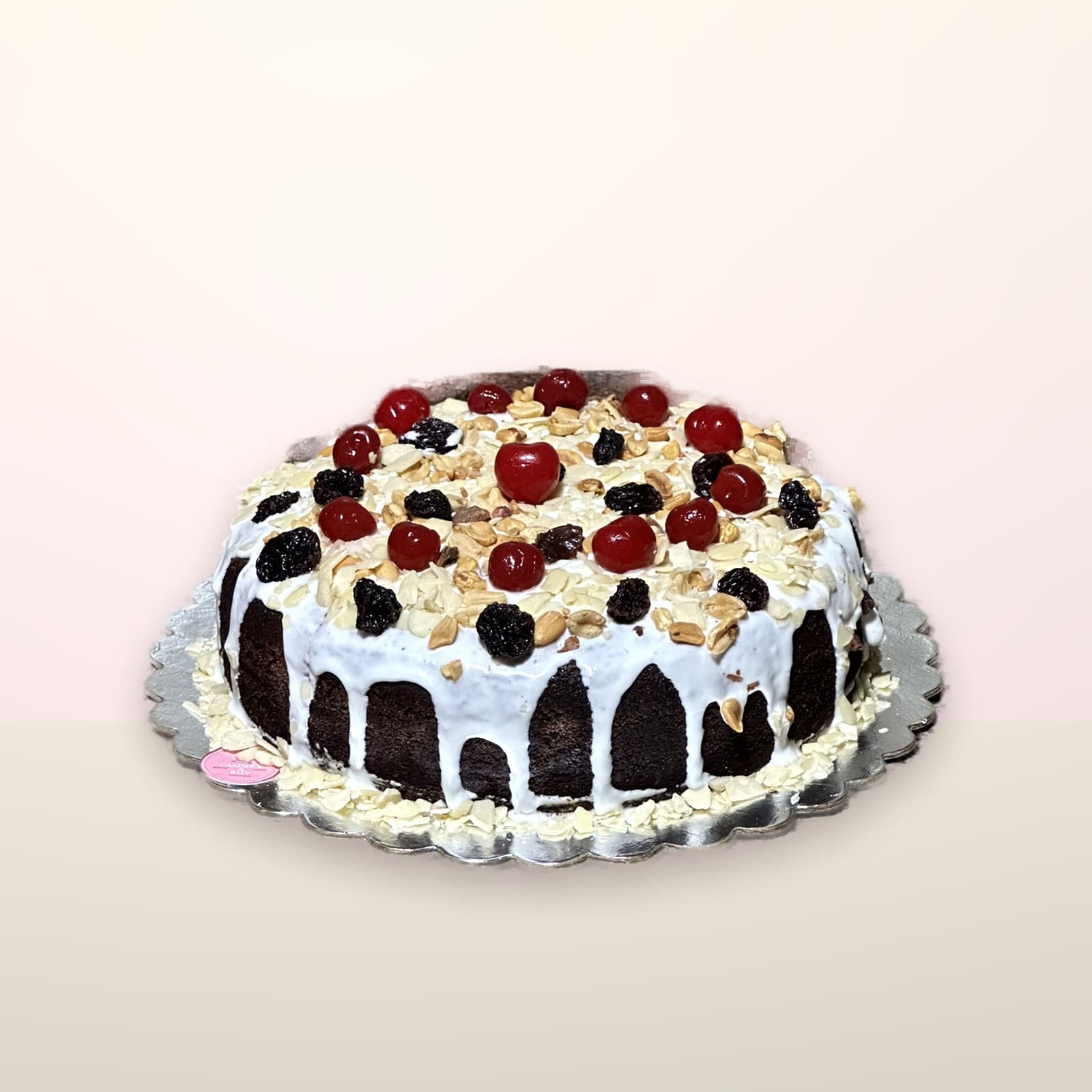 Torta decorada Blanca con Cerezas